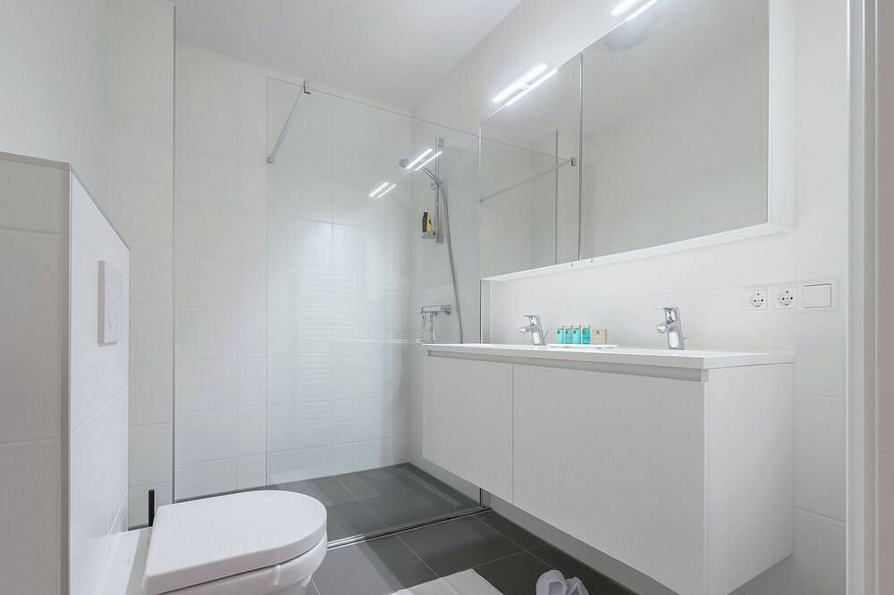 Entire apartment, Modern apartment with 2 bedrooms and 2 bathrooms in Breskens, Zeeland Coast