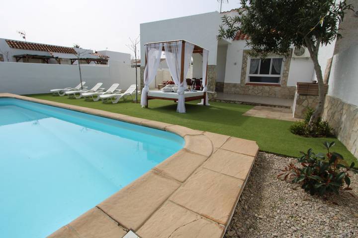 Casa rural para 8 personas, con jardín además de vistas y terraza en Tierras del Ebro - 4