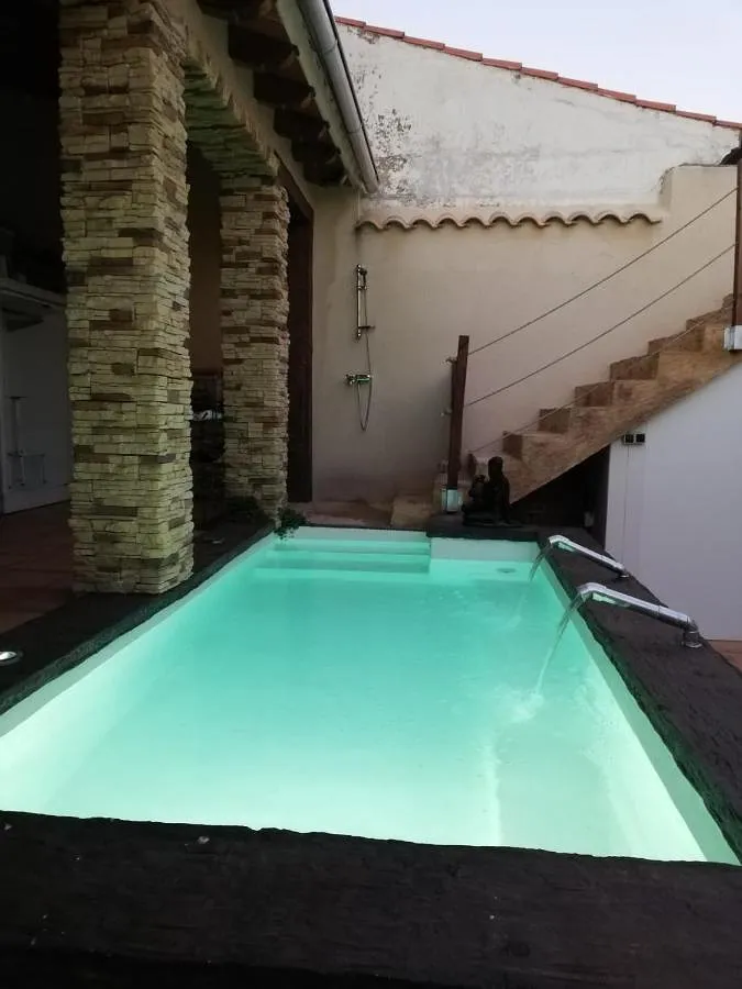 Apartamento de vacaciones para 5 personas, con jardín y piscina - 1