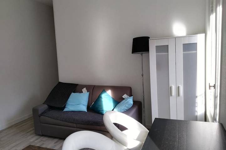 Entire apartment, Charming Parisian studio! in Ivry-sur-Seine, Val-de-Marne