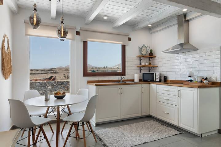 Ganze Wohnung, Apartment „Romero“ mit Meerblick, Garten, Terrasse und Wlan in Arrecife, Lanzarote