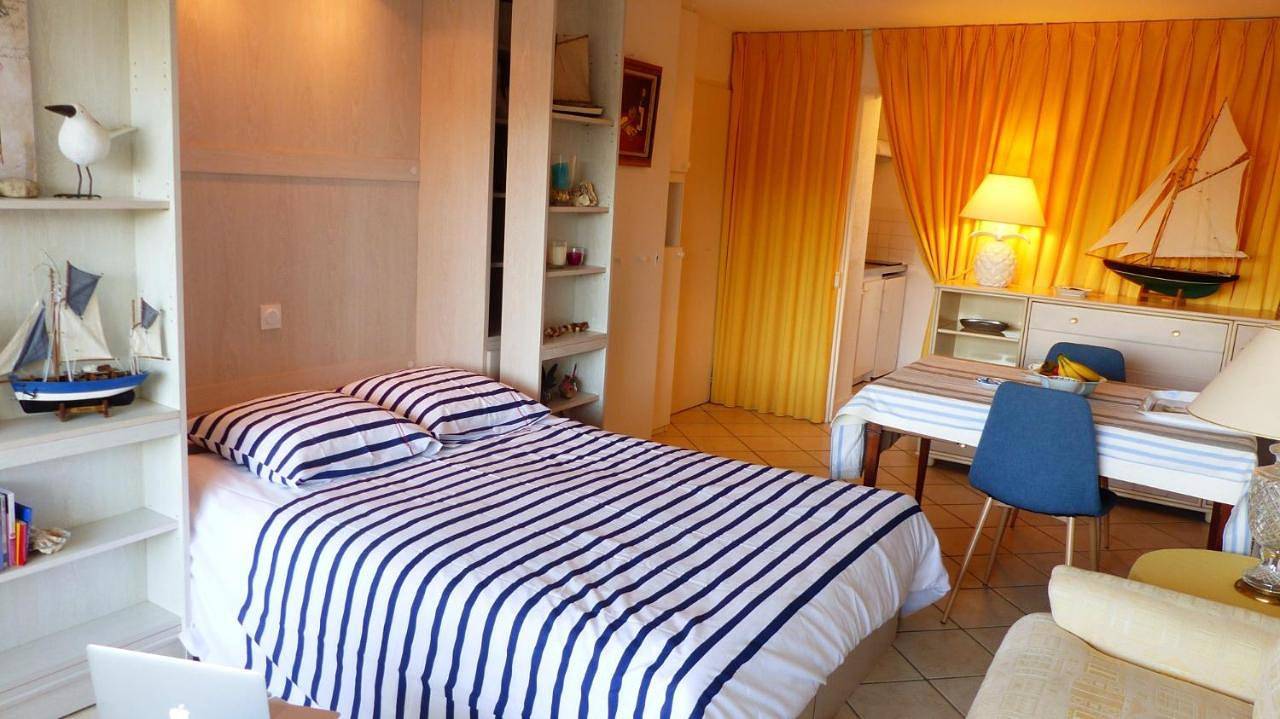 Appartement entier, One-Bedroom Apartment in Locmariaquer, Côte des Mégalithes