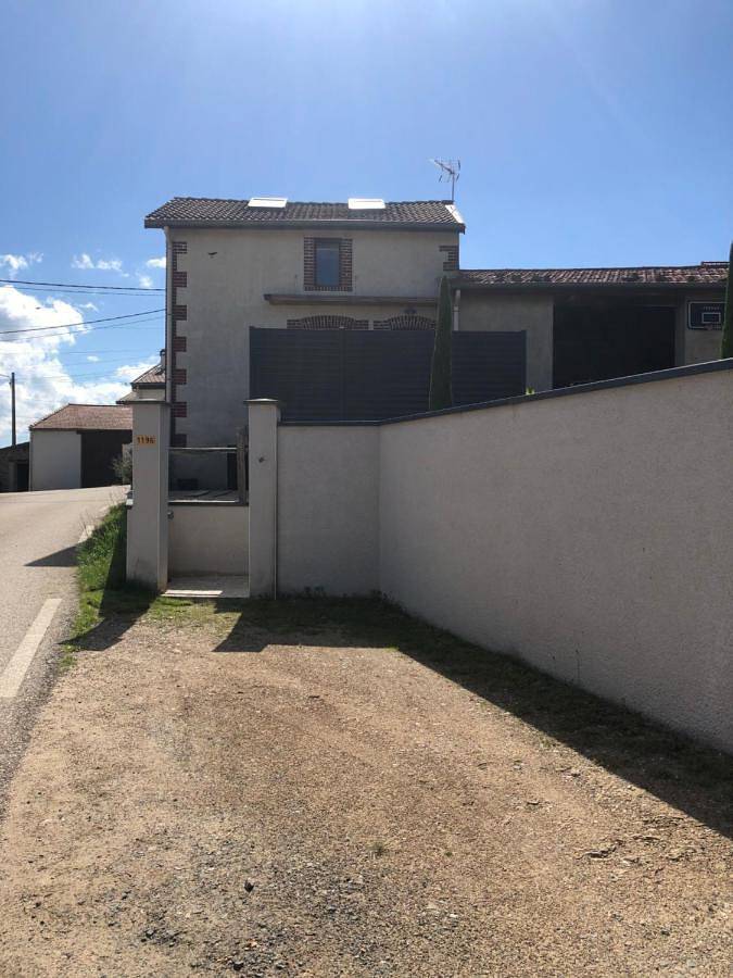Two-Bedroom House in Saint-Victor-sur-Loire, Saint-Étienne