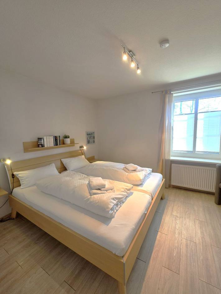 Ganze Wohnung, Ferienwohnung Godewind 1: Erdgeschoss mit Terrasse, Wlan & nur 200 m zum Strand in Wyk auf Föhr (Stadt), Wyk auf Föhr