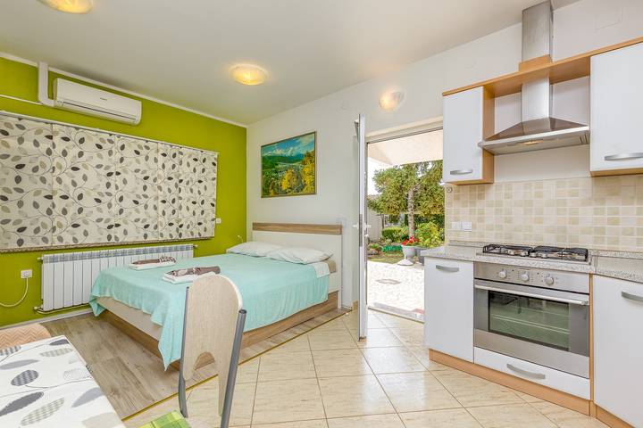 Ferienwohnung für 2 Personen, mit Balkon/Terrasse in Funtana