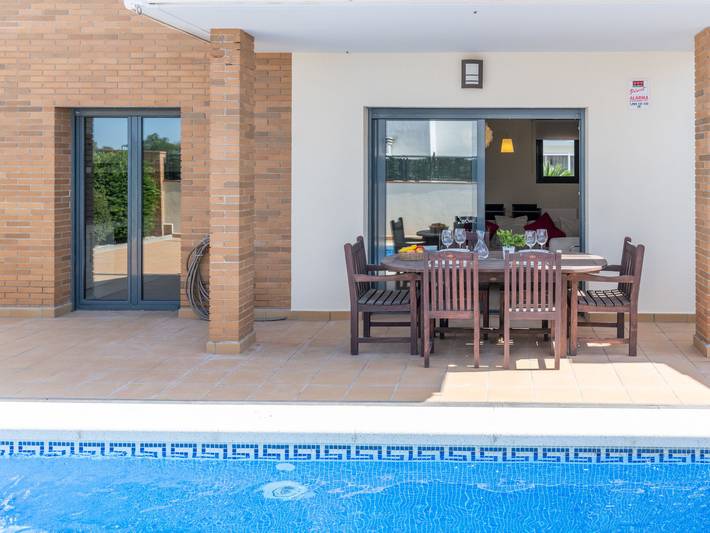 Ferienhaus für 8 Personen, mit Terrasse und Garten, mit Haustier in Empuriabrava - 2