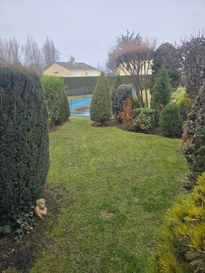 Location de vacances pour 2 personnes, avec vue ainsi que terrasse et piscine, animaux acceptés à Palau-de-Cerdagne - 3