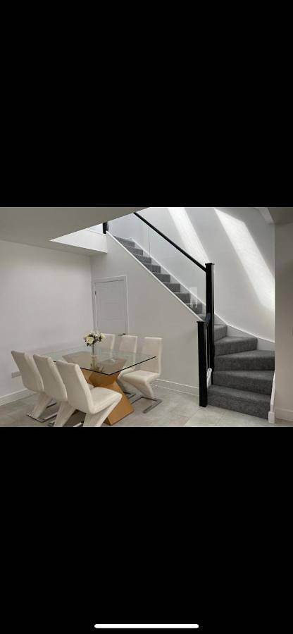Four-Bedroom House in Edinburgh, Edinburgh and Lothian