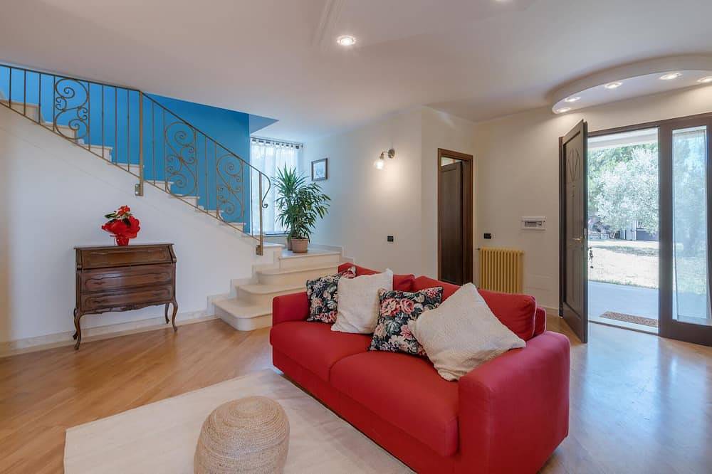 Superbe maison à Otricoli avec piscine privée, utilisable à l'intérieur. in Otricoli, Province de Terni
