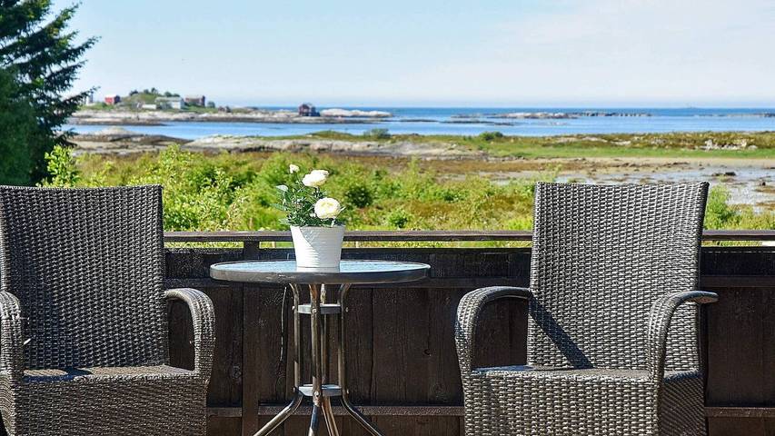 Ferienhaus für 9 Personen, mit Terrasse in Fræna