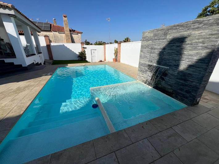 Location de vacances pour 4 personnes, avec jardin ainsi que jacuzzi et piscine à Alcalá de Guadaíra - 2