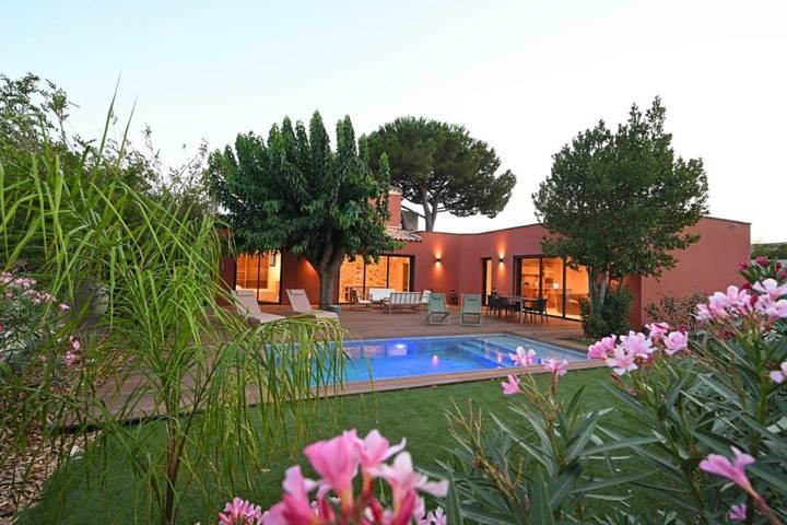 Villa pour 8 personnes, avec jardin ainsi que piscine et vue au Grau-d'Agde - 4