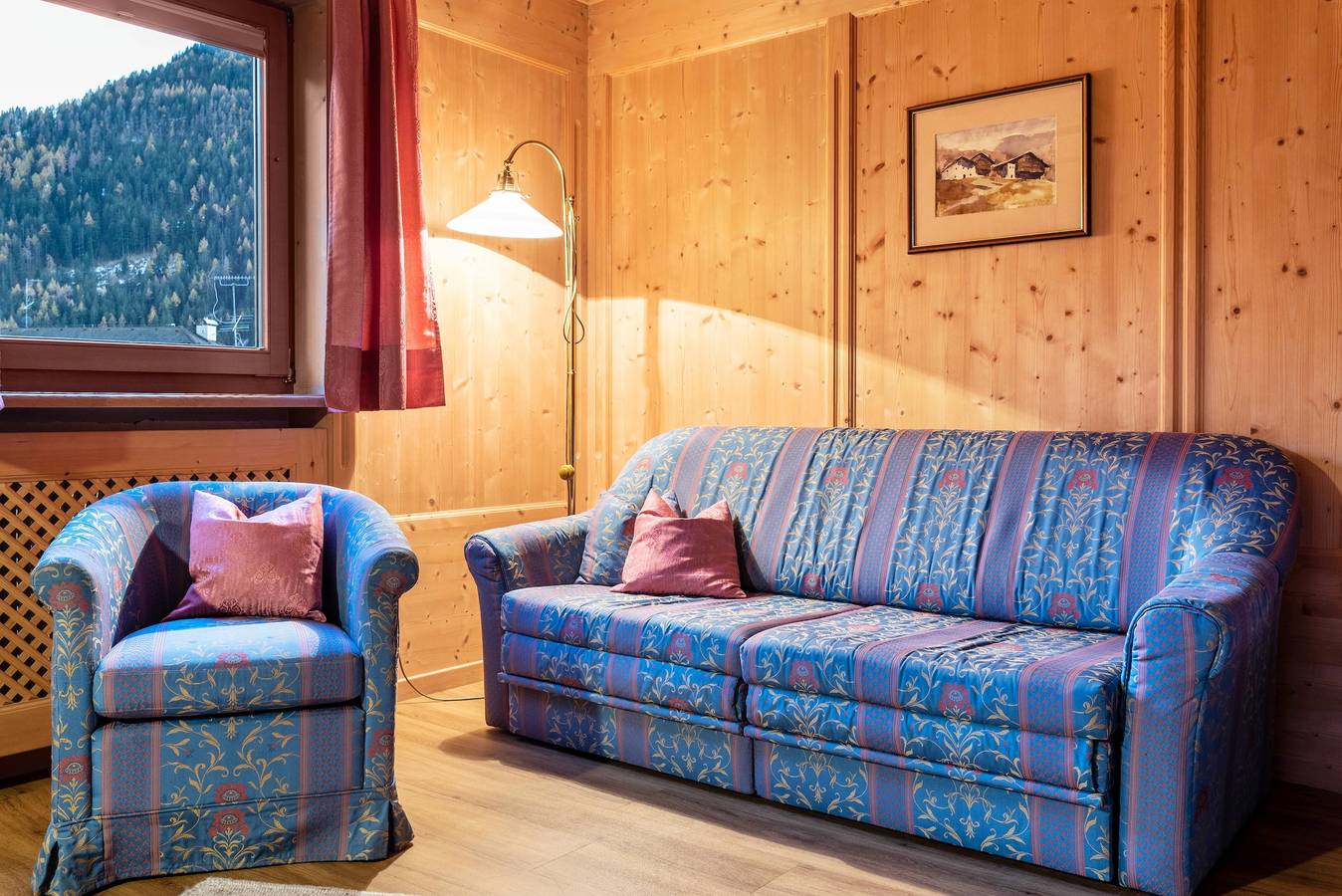 Appartement "Cesa Valeria App Sonia" met uitzicht op de bergen, gedeelde tuin & Wi-Fi, foto 8