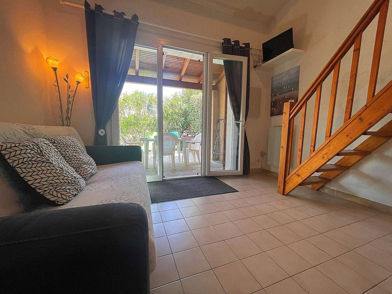 Gemütliches Studio mit Mezzanine, Terrasse und Parkplatz – 4 Personen, 900m vom Strand in Gruissan (Ville), Gruissan