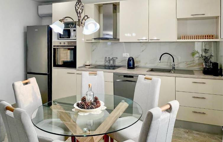 Ferienwohnung für 8 Personen, mit Terrasse und Pool in Sveti Filip i Jakov - 4