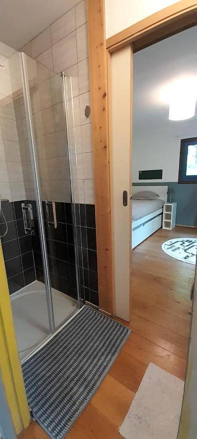 Gîte pour 6 personnes, avec vue ainsi que terrasse et vue sur le lac à Chemillé-sur-Indrois - 4