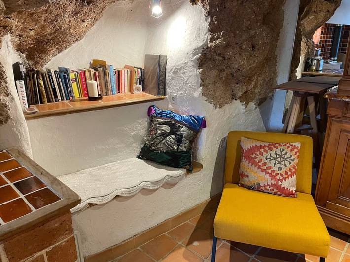Atelier Du Rocher, piccola casa troglodita in Cotignac, Brignoles e dintorni