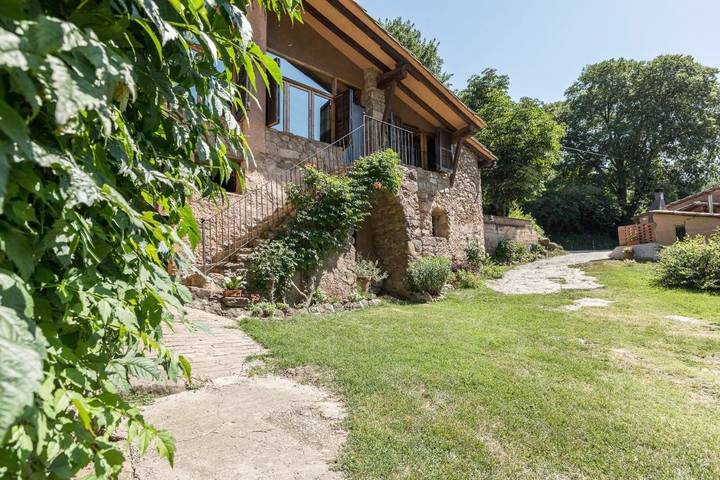 Casa rural para 3 personas, con vistas además de jardín y piscina en Provincia de Gerona - 2