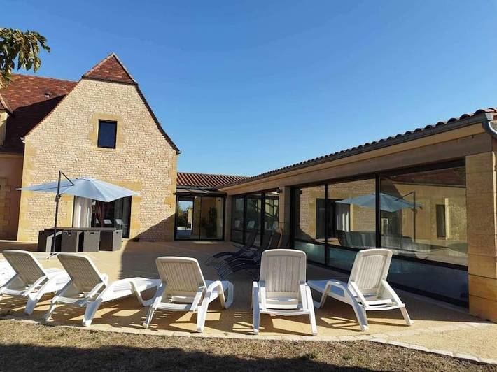 Location de vacances pour 9 personnes, avec jardin et piscine à Saint-Crépin-et-Carlucet - 4