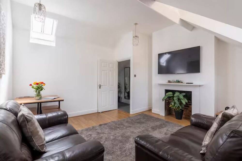 Ganze Wohnung, Castle Garden View - Two Steps Away from Central Rochester High Street in Rochester, Kent Downs