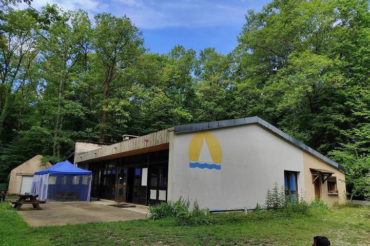 Wigwam les Étoiles Pour Toile de Fond in Éclaron, Éclaron-Braucourt-Sainte-Livière