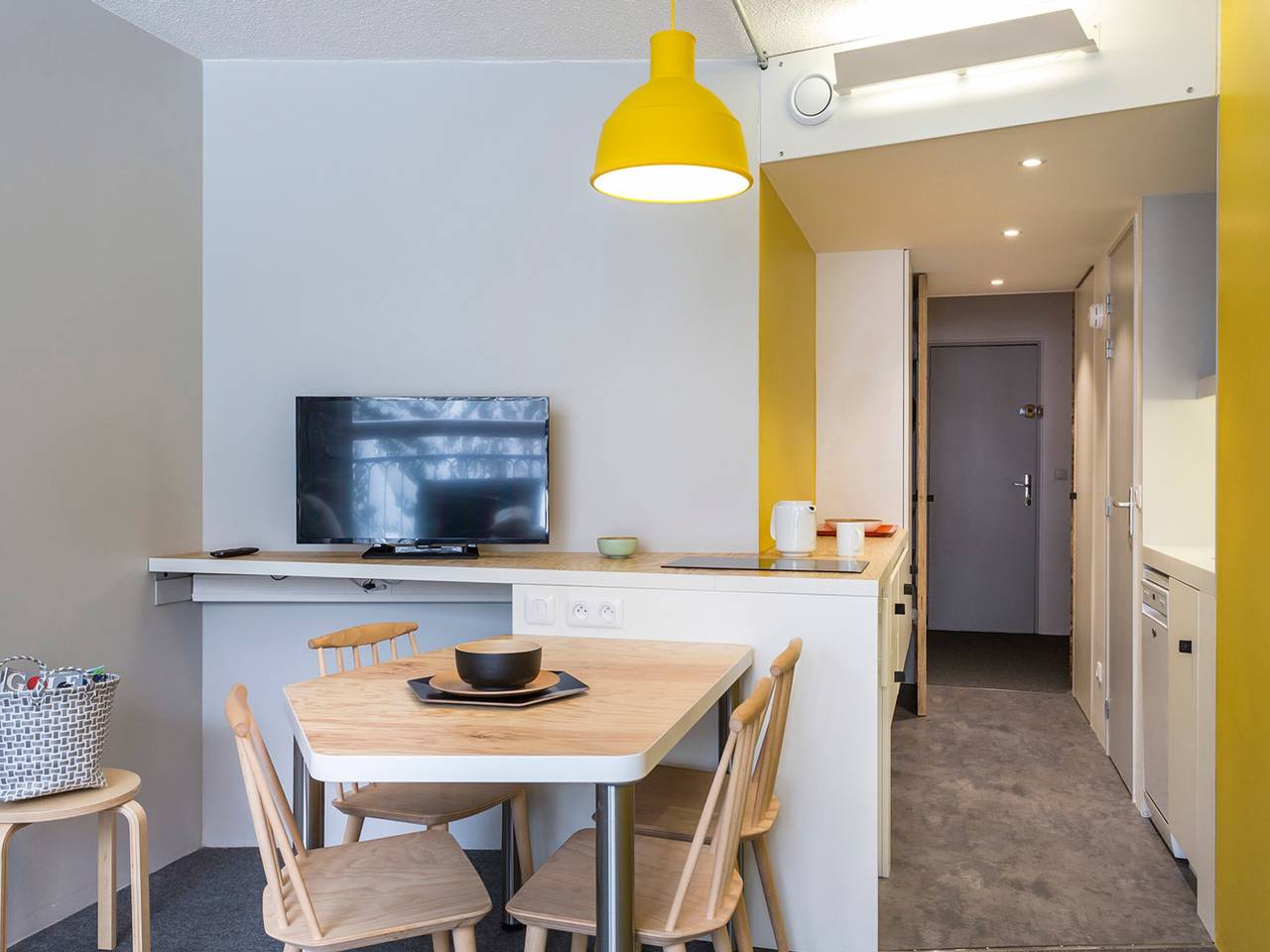 Entire studio, Renovated studio in center with balcony and free wifi in Les Arcs, Bourg-Saint-Maurice