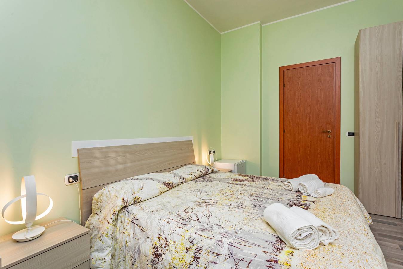 Kamer 'Seasidecity - Matrimoniale Verde' met gedeeld terras, draadloos internet en airconditioning, foto 6