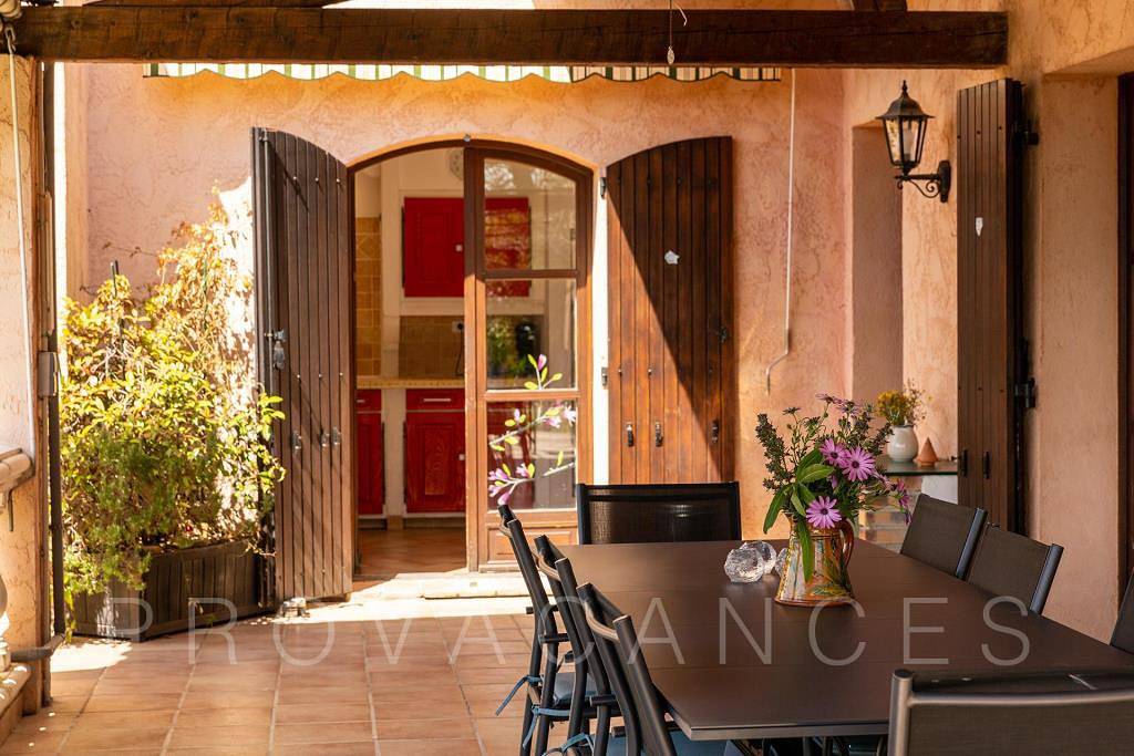 Large villa with pool north of Nice close to Contes in Contes, Région de Nice