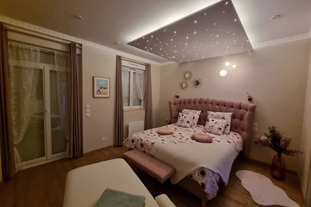 Geheel appartement, Suite Romantique à 5 mn de la Plage \" la Bulle Romantique \" in Calais, Calais en omgeving