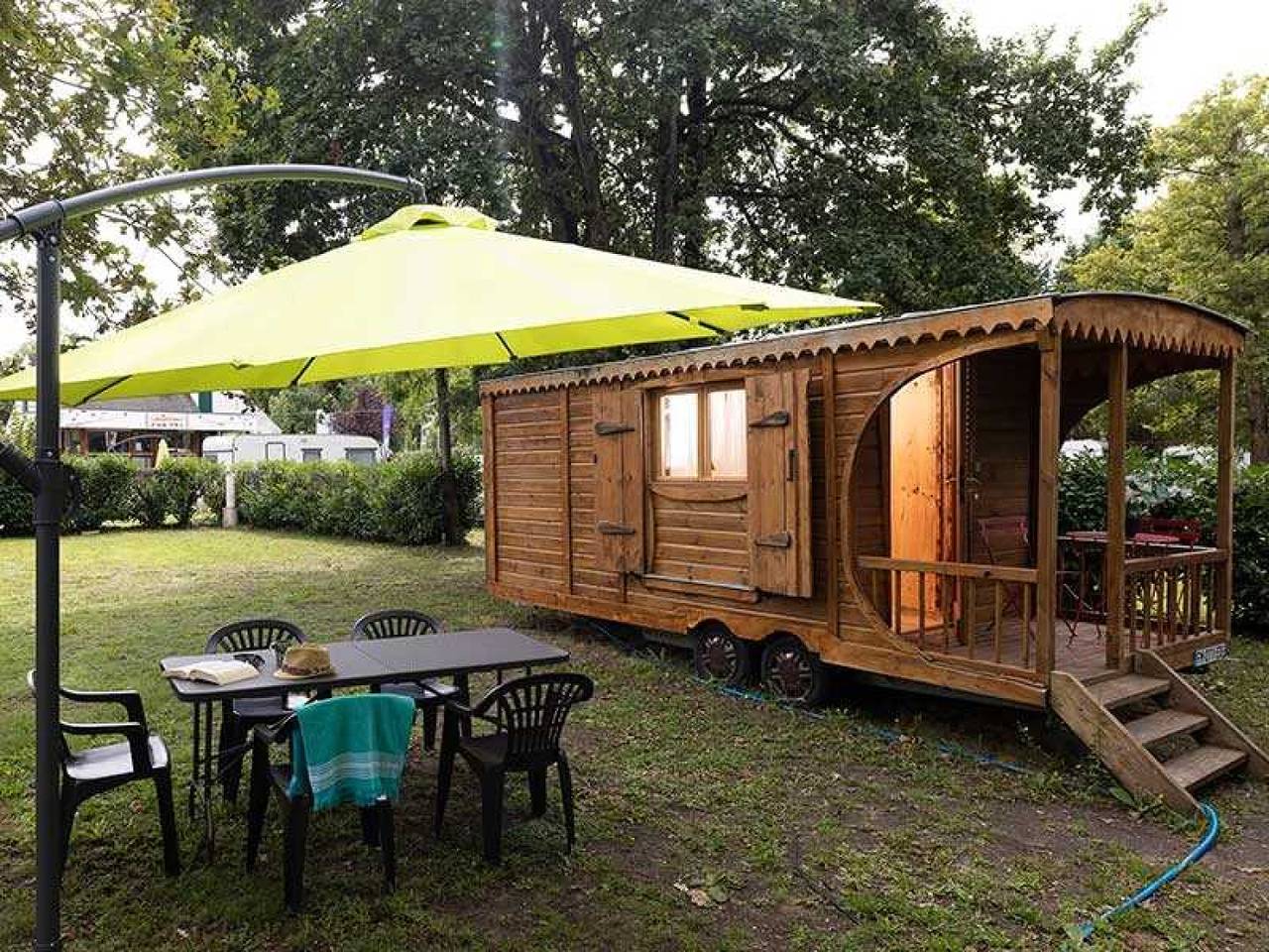 Camping 3 étoiles - eeeggh in Bagneaux-sur-Loing, Sena y Marne