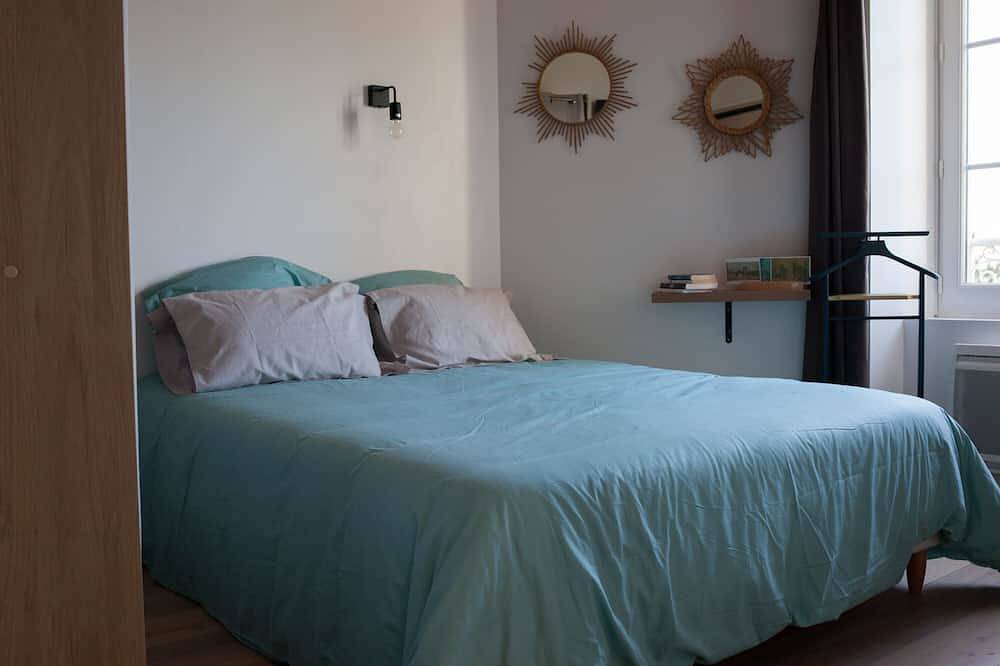 Appartement entier, Carantec, appartement de charme, vue mer, 50m plage in Carantec, Ceinture Dorée