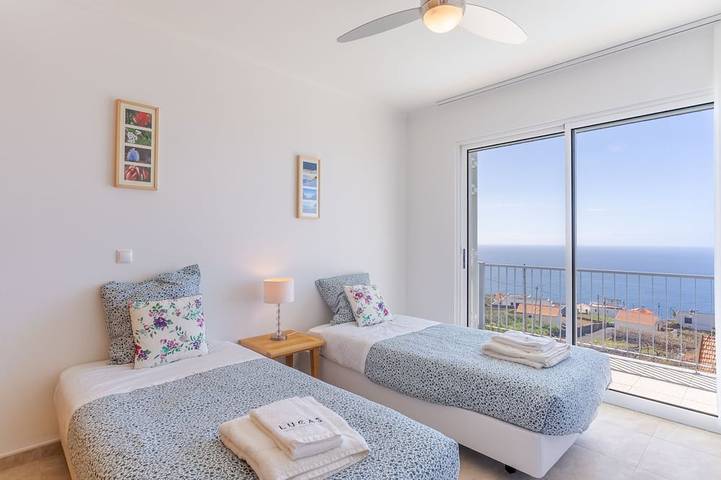 Villa ElDoMar Heated Pool and Barbecue in Estreito da Calheta, Madeira