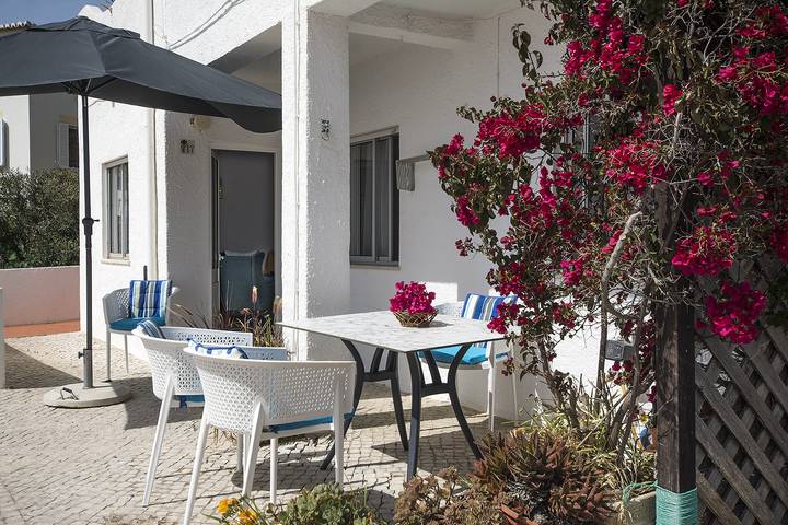 Ferienwohnung für 5 Personen, mit Meerblick und Terrasse sowie Pool in Salema - 2