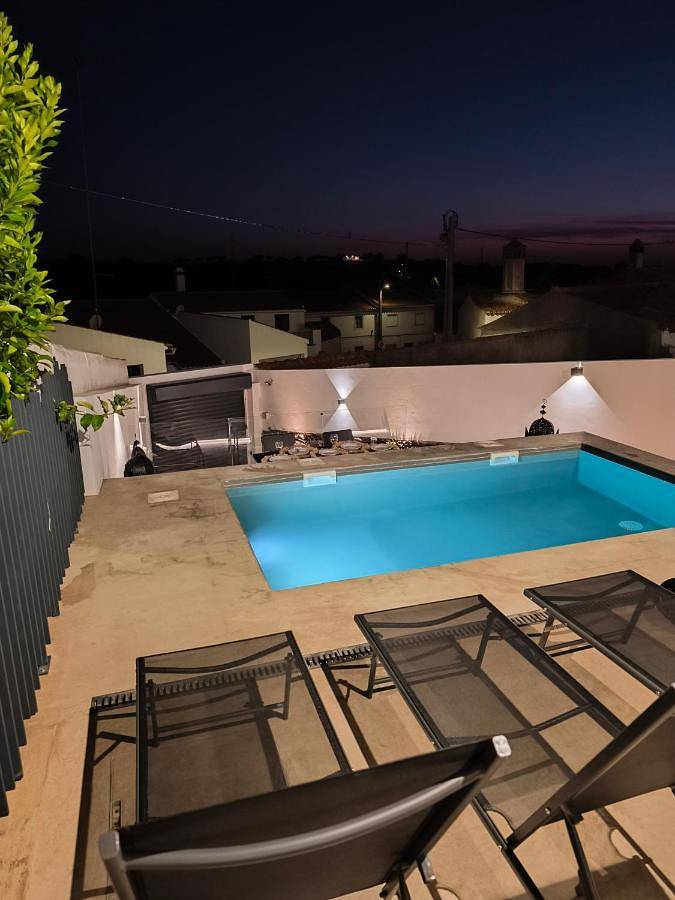 Villa para 5 pessoas, com terraço e piscina e ainda vista em Moura