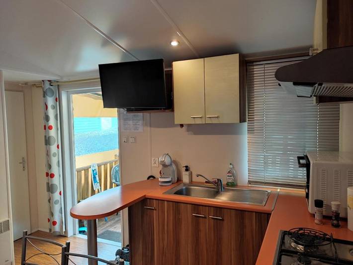 Tente pour 4 personnes, avec jardin ainsi que piscine et jacuzzi dans les Landes - 3