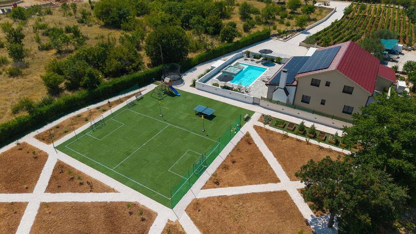 Luxusvilla Meden Dol mit beheiztem Pool, Whirlpool und 2 Saunen in Skradin, Šibenik-Knin
