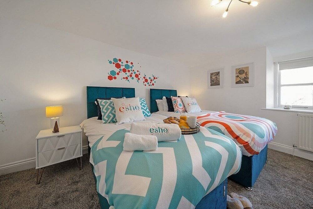 Entire apartment, 18th Century building in town Perfect 4 Valentines in Cirencester, Gloucestershire