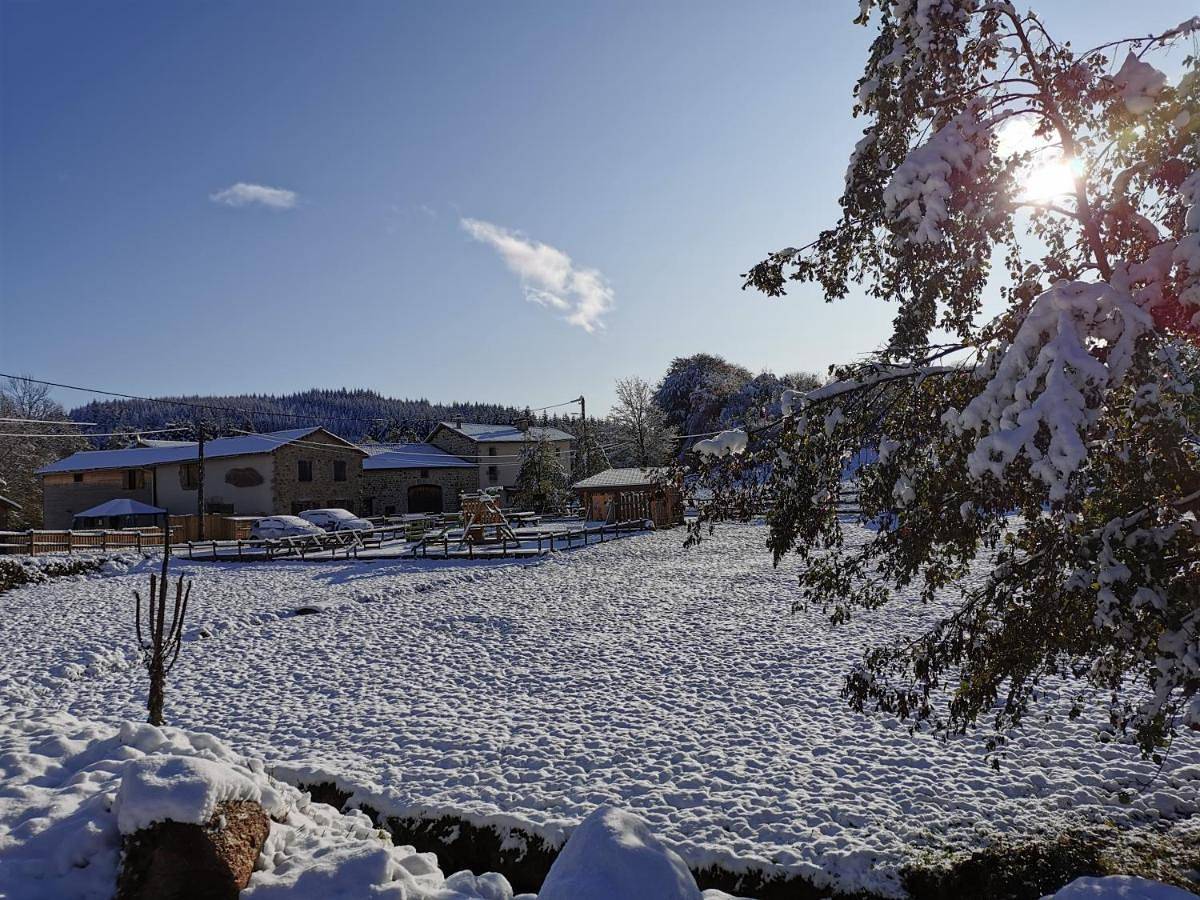 Chambre d’hôte pour 4 personnes avec jardin in Viscomtat, Région de Thiers