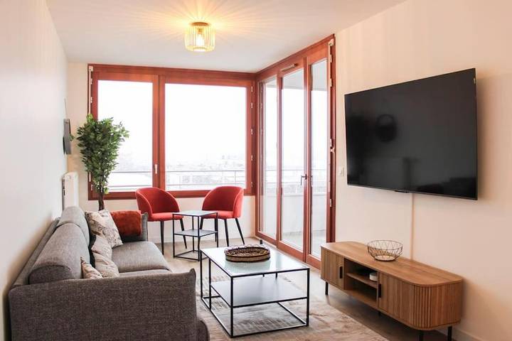 Gîte pour 8 personnes, avec balcon dans La Plaine Saint-Denis