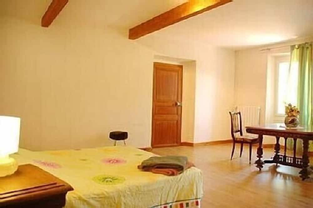 Gîte Très Spacieux Pour Des Vacances Réussies En Famille Ou Entre Amis in Évenos, Côte méditerranéenne (France)