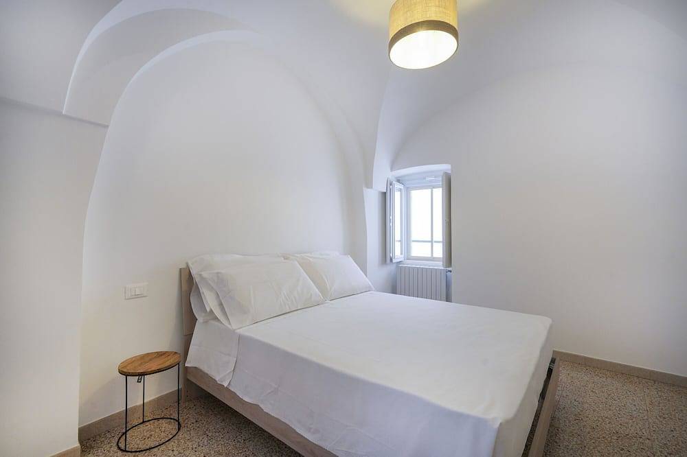 Holiday Home 'Pierre Home' with Balcony and Wi-Fi in Cisternino, Salento