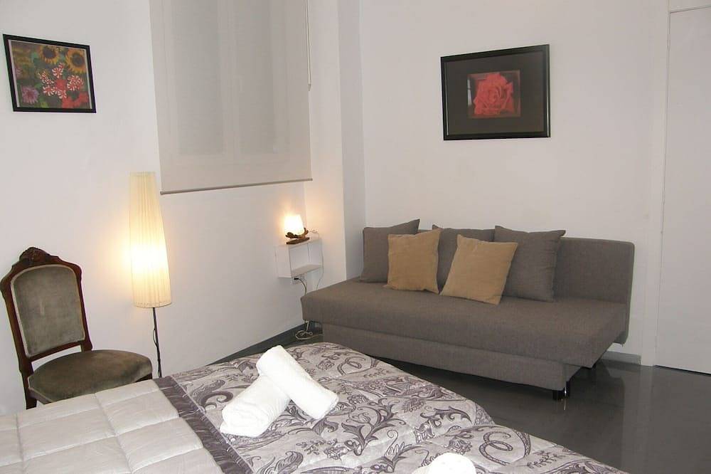 Entire apartment, Puente De Piedra 5'walking from Pilar in Saragossa, Saragossa Province