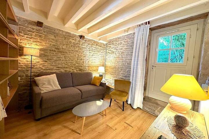 Location de vacances pour 5 personnes, avec terrasse ainsi que piscine et jardin, animaux acceptés à Montoillot - 4