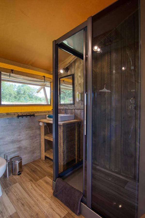 Gîte pour 5 personnes, avec Terrasse et Jardin ainsi que Piscine et Vue à Saint-Germain-et-Mons - 2