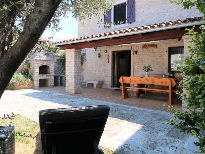 Ferienhaus für 4 Personen, mit Terrasse und Garten in Barban - 2