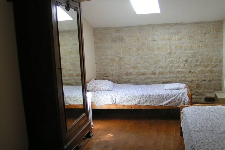 Location de vacances pour 9 personnes, avec Jardin et Piscine à Dœuil-sur-le-Mignon - 4