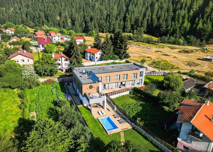 Villa für 16 Personen, mit Sauna und Whirlpool sowie Pool und Garten in Bulgarien