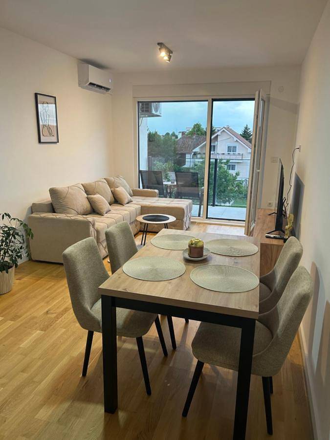 Apartamento para 6 personas, con Balcón además de Terraza y Vistas en Belgrado