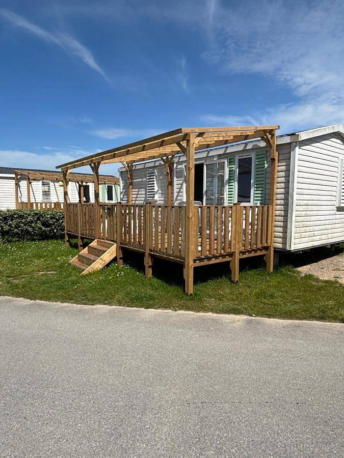 Camping pour 5 personnes, avec jardin ainsi que terrasse et vue