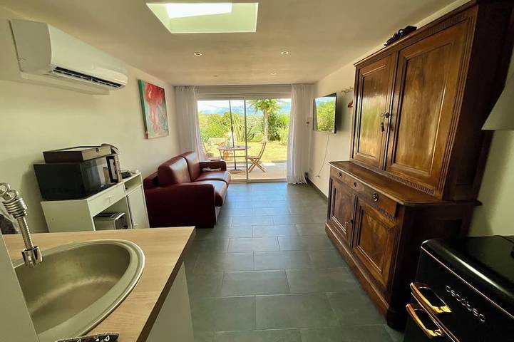 Ganze Wohnung, Studio room with jacuzzi and heated swimming pool 4X8 in Alata, Ajaccio und Umgebung